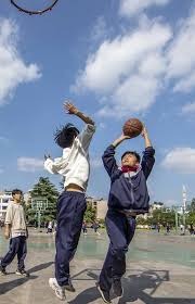 周冠宇F1首登领奖台，创中国历史